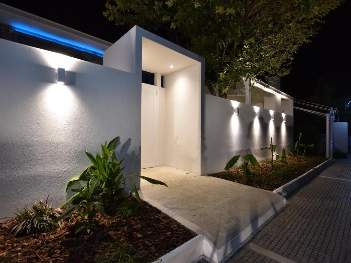 4 Elements Seaside Luxury Suites By Rentalspro Services Nea Moudania Halkidiki Exterior foto